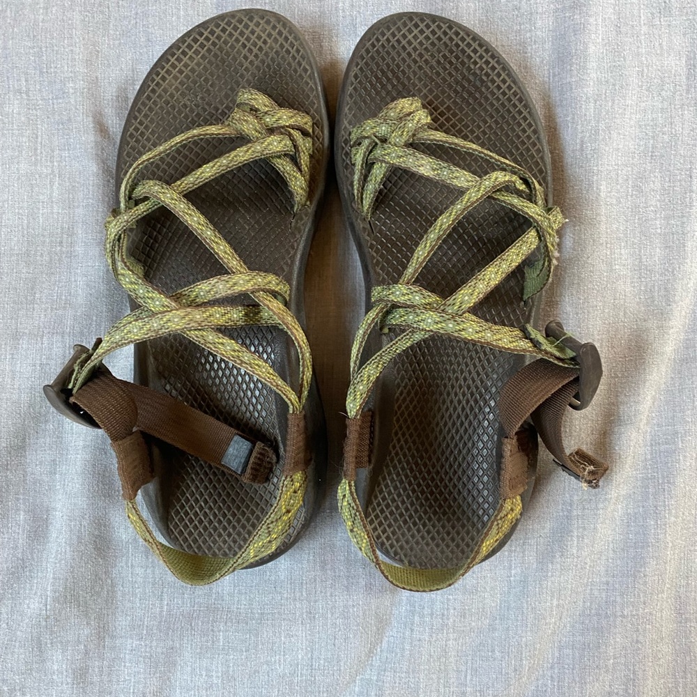 Women’s Chacos size 9